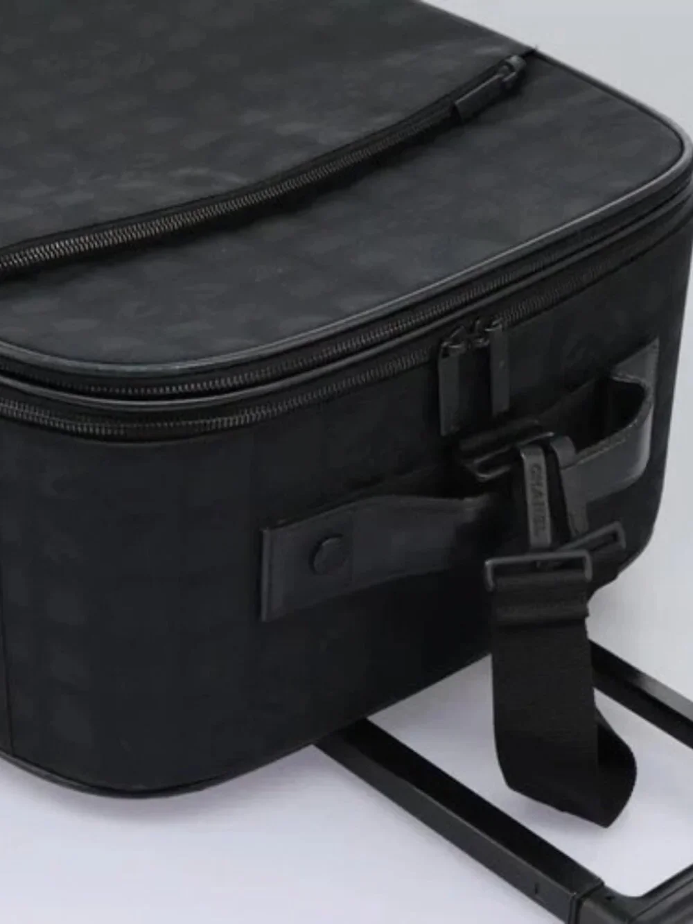 CHANEL brand	chanel color	black